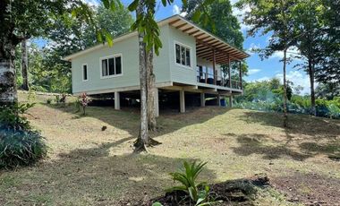 Casa amoblada en venta en Bocas del Toro .