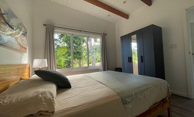 Casa amoblada en venta en Bocas del Toro .