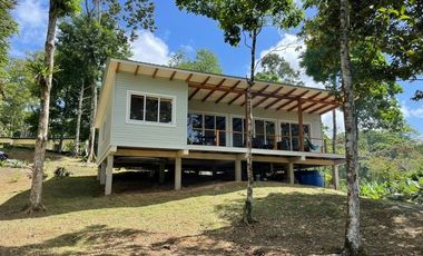 Casa amoblada en venta en Bocas del Toro .