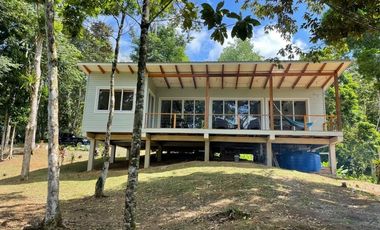 Casa amoblada en venta en Bocas del Toro .