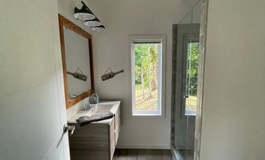 Casa amoblada en venta en Bocas del Toro .