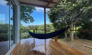 Casa amoblada en venta en Bocas del Toro .