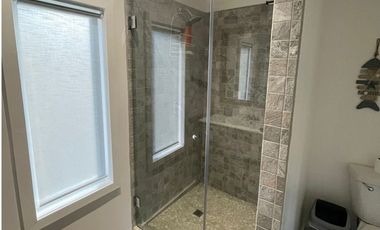 Casa amoblada en venta en Bocas del Toro .