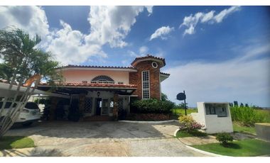 VENTA / ALQUILER DE CASA EN VISTA MAR, SAN CARLOS