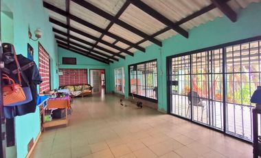 Terreno con casa en venta en Cerro Azul, Panamá RB