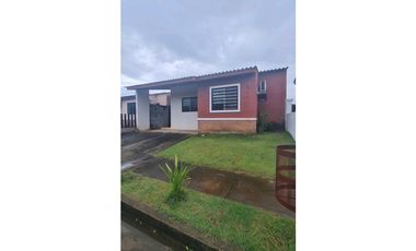 ALQUILER DE CASA EN ARBOLEDAS