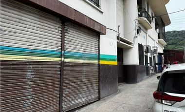 Local Comercial en Av. Central (ID 13373)