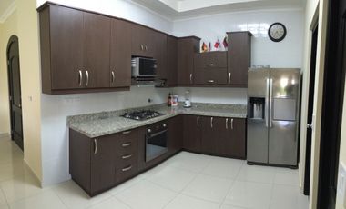 VENDO CASA TOTALMENTE AMOBLADA  – HACIENDA PACFICA,