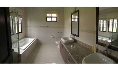 VENDO CASA TOTALMENTE AMOBLADA  – HACIENDA PACFICA,