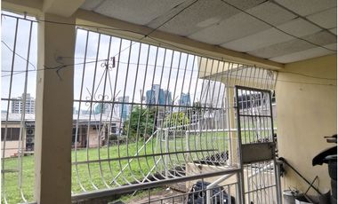 Alquiler de Casa y Lote Comercial/Commercial House & Lot for Rent