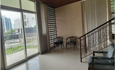 Alquiler de Casa y Lote Comercial/Commercial House & Lot for Rent