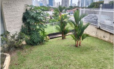 Alquiler de Casa y Lote Comercial/Commercial House & Lot for Rent
