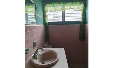 Alquiler de Casa y Lote Comercial/Commercial House & Lot for Rent