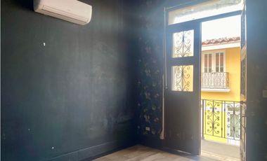 VENTA O ALQUILER DE CASA  COMERCIAL  5 NIVELES, EN CASCO VIEJO, PANAMA