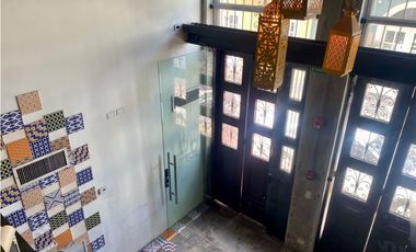 VENTA O ALQUILER DE CASA  COMERCIAL  5 NIVELES, EN CASCO VIEJO, PANAMA