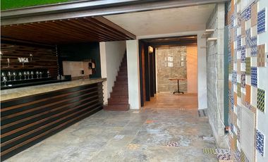 VENTA O ALQUILER DE CASA  COMERCIAL  5 NIVELES, EN CASCO VIEJO, PANAMA