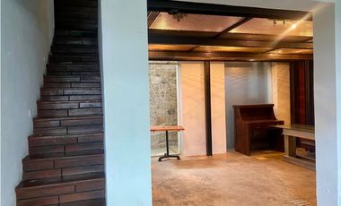 VENTA O ALQUILER DE CASA  COMERCIAL  5 NIVELES, EN CASCO VIEJO, PANAMA