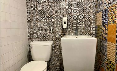 VENTA O ALQUILER DE CASA  COMERCIAL  5 NIVELES, EN CASCO VIEJO, PANAMA