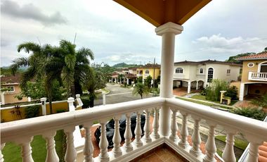 Se vende casa en Rainforest, Las Huacas