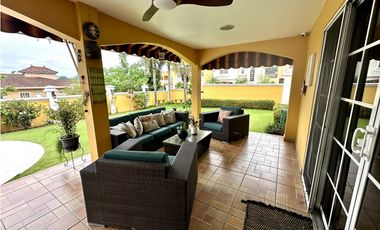 Se vende casa en Rainforest, Las Huacas