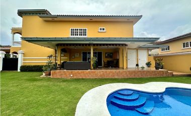 Se vende casa en Rainforest, Las Huacas