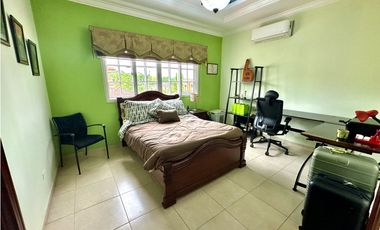 Se vende casa en Rainforest, Las Huacas