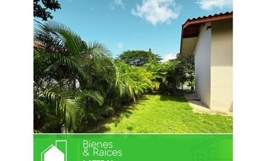 SE VENDE CASA EN RESIDENCIAL ROSALEDA, PENONOMÉ CODIGO C460