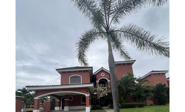 Venta de Casa Unifamiliar en Clayton Panama