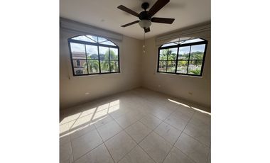 Venta de Casa Unifamiliar en Clayton Panama