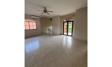 Venta de Casa Unifamiliar en Clayton Panama