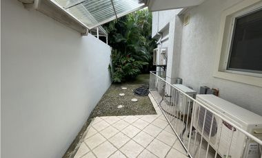 VENTA DE CASA EN COSTA DEL ESTE - D.G.