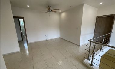 VENTA DE CASA EN COSTA DEL ESTE - D.G.