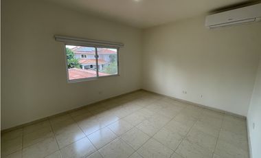 VENTA DE CASA EN COSTA DEL ESTE - D.G.