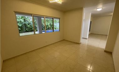 VENTA DE CASA EN COSTA DEL ESTE - D.G.