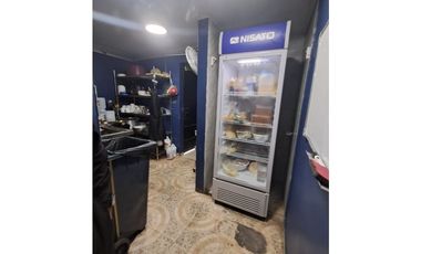 Excelente ubicación casa en esquina habilitada para restaurante