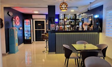 Excelente ubicación casa en esquina habilitada para restaurante