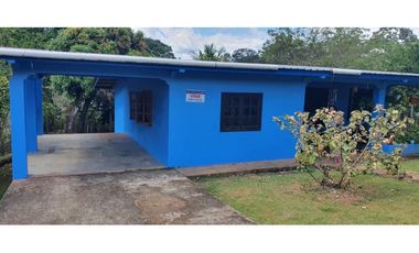 Venta de casa con establos en Las Lomas David