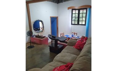 Venta de casa con establos en Las Lomas David