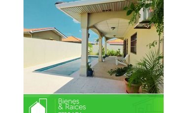 Se Vende Casa En Paseo Del Rio Penonomé Código C160