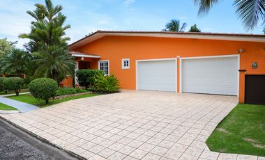 Casa de Playa en Venta en San Marino Oceanfront, Portobelo, Colón