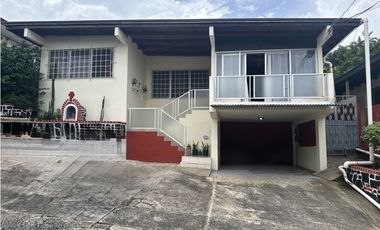 Se vende casa en Altos de Betania