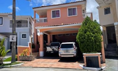 Venta de Casa vacía en Altos de Panamá en Ancón