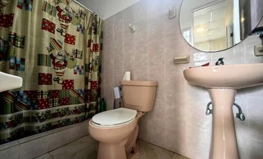 Venta de casa con terreno en Altos de Cerro Azul RB