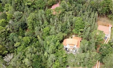 Venta de casa con terreno en Altos de Cerro Azul RB