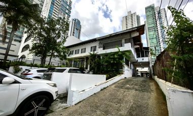 Venta de terreno con casa comercial en San Francisco RB