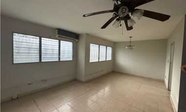 Venta de Casa en Parque Lefevre