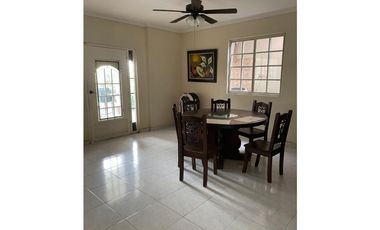 Se vende casa en Residencial El Doral, Altos del Bosque