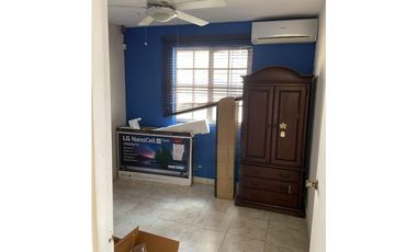 Se vende casa en Residencial El Doral, Altos del Bosque