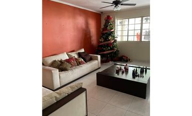 Se vende casa en Residencial El Doral, Altos del Bosque