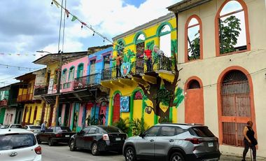 Venta de terreno con fachada en Casco Viejo - Casa Gloria RB